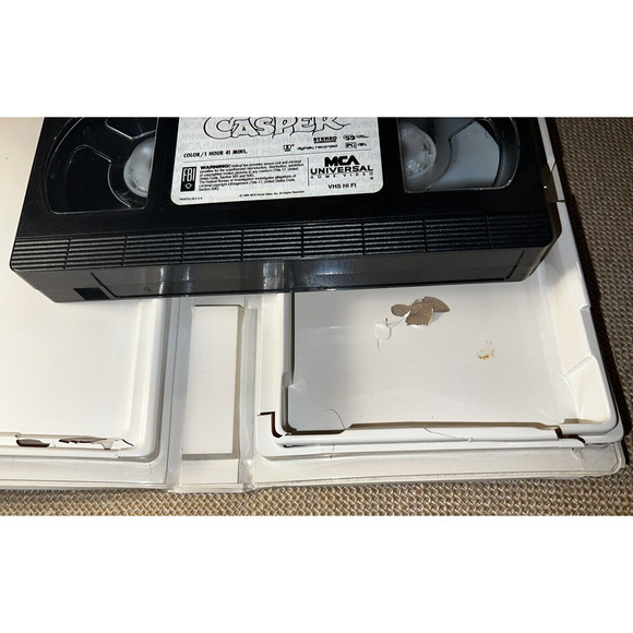 Casper Seeing is Believing 1995 VHS video MCA Universal - Picture 2 of 5